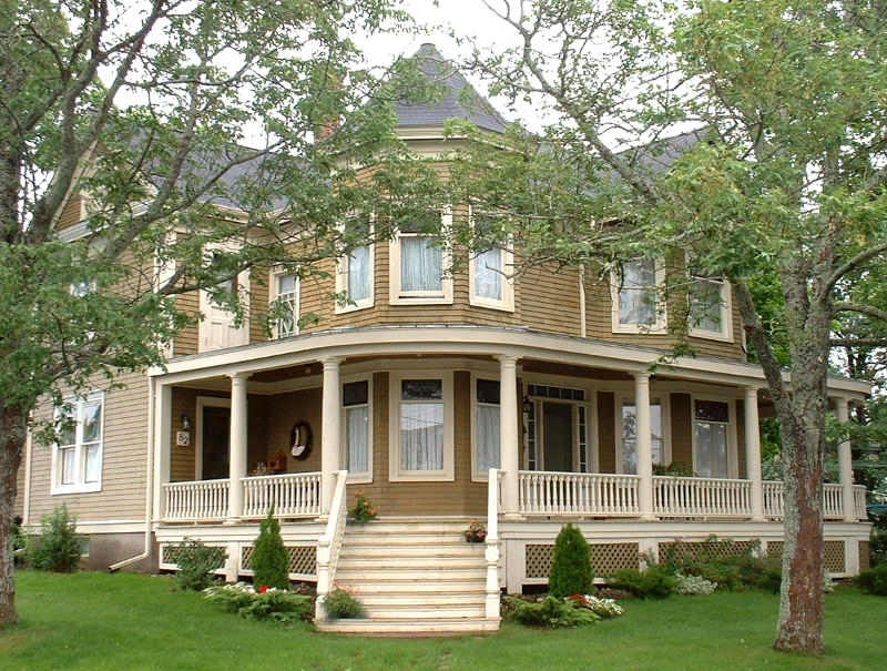 Porch in Lunenburg